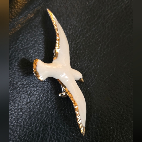 Porcelain & gold artisan seagull brooch pin - Picture 3 of 7